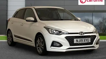 Used Hyundai i20 Premium 84 HP (61 kW) 2019 White Hatchback