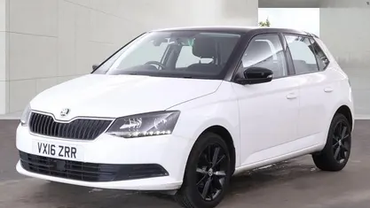 Used Skoda Fabia Colour Edition 90 HP (66 kW) 2017 Hatchback
