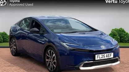 Used Toyota Prius 223 HP (164 kW) 2025 Blue Hatchback