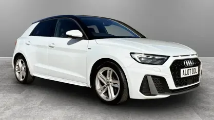 Used Audi A1 Sportback S-Line 116 HP (85 kW) 2019 White Hatchback