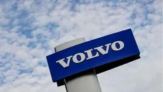 White New 2025 Volvo XC40 Core SUV | £32,500 (Super price)