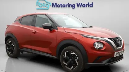 Used Nissan Juke N-Connecta 114 HP (83 kW) 2023 Red SUV
