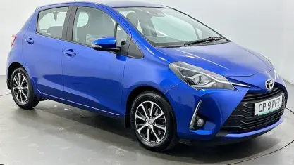 Used Toyota Yaris 111 HP (81 kW) 2019 Blue Hatchback