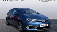 Blue Used 2016 Toyota Auris Hybrid Hatchback | £12,000 (Fair price)