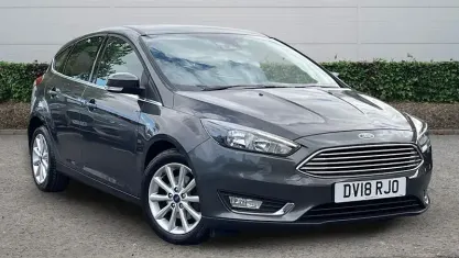 Used Ford Focus Titanium 125 HP (91 kW) 2017 Grey Hatchback