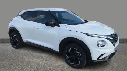 Used Nissan Juke N-Connecta 114 HP (83 kW) 2023 White SUV