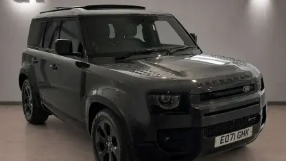 Used Land Rover Defender SE Dynamic 250 HP (183 kW) 2022 Grey SUV