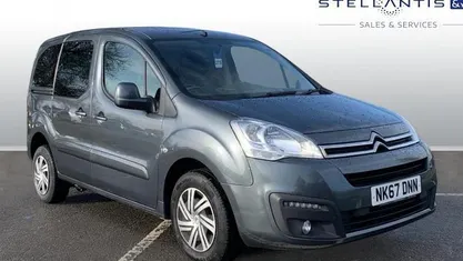 Used Citroën Berlingo Feel 99 HP (72 kW) 2017 Grey MPV