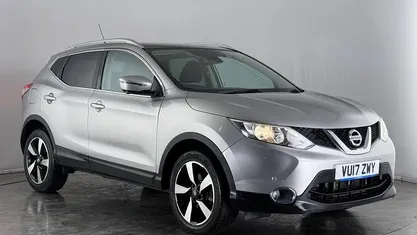 Used Nissan Qashqai N-Connecta 131 HP (96 kW) 2016 Silver SUV