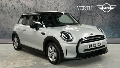 Usado Mini Cooper Classic 136 CV (100 kW) 2022 Plateado Utilitario
