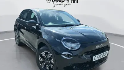 Nowe Fiat 600 Icon 101 KM (74 kW) 2025 Zielony SUV