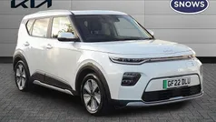White pearl Used 2022 Kia Soul EV SUV | £16,999 (Fair price)