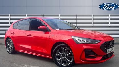 Używany Ford Focus ST-Line 125 KM (91 kW) 2023 Czerwony Hatchback
