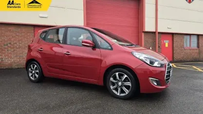 Used Hyundai i20 SE 90 HP (66 kW) 2018 Red MPV