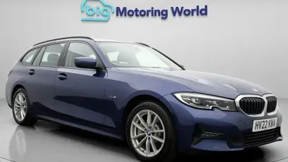 Used BMW 330e 292 HP (214 kW) 2022 Blue Estate
