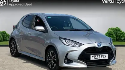 Used Toyota Yaris Design 116 HP (85 kW) 2023 Silver Hatchback