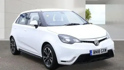 Used MG MG3 106 HP (77 kW) 2018 White Hatchback