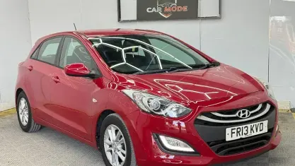 Used Hyundai i30 Active 110 HP (80 kW) 2013 Red Hatchback