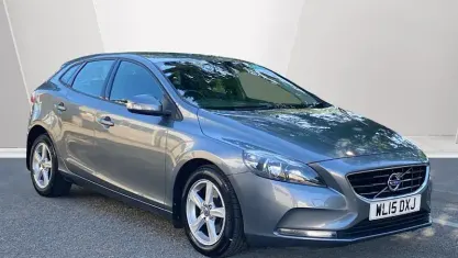 Used Volvo V40 122 HP (89 kW) 2015 Hatchback