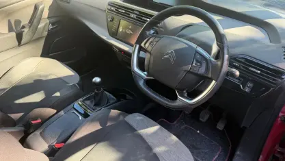 Used Citroën C4 Picasso VTR Sport 99 HP (72 kW) 2016 Red MPV