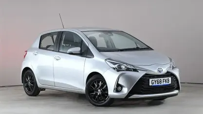 Used Toyota Yaris 101 HP (74 kW) 2018 Silver Hatchback