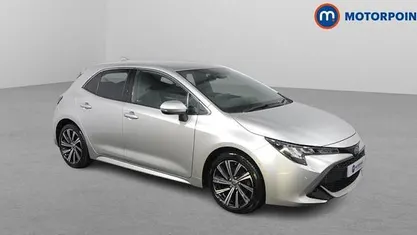 Used Toyota Corolla Design 122 HP (89 kW) 2022 Silver Hatchback