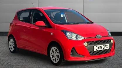 Used Hyundai i10 SE 67 HP (49 kW) 2019 Red Hatchback