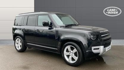 Begagnad Land Rover Defender 249 HK (183 kW) 2022 Svart SUV