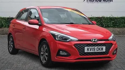 Used Hyundai i20 SE 84 HP (61 kW) 2019 Red Hatchback