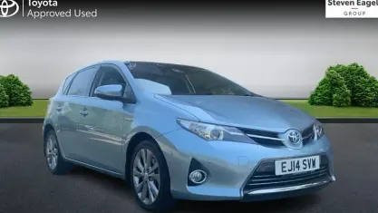 Usado Toyota Auris Hybrid 136 HP (100 kW) 2014 Citadino