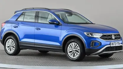 Used VW T-Roc Life 110 HP (80 kW) 2023 Blue SUV
