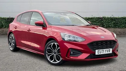Used Ford Focus ST-Line X 125 HP (91 kW) 2021 Red Hatchback