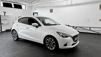 Begagnad Mazda 2 Inclusive 90 HK (66 kW) 2017 Halvkombi