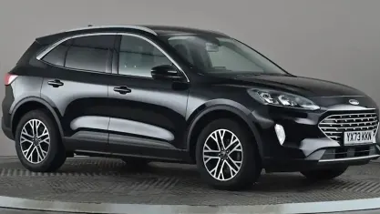 Używany Ford Kuga Titanium 150 KM (110 kW) 2023 Czarny SUV