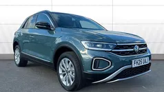Used 2025 VW T-Roc Style SUV | £27,030 (Fair price)