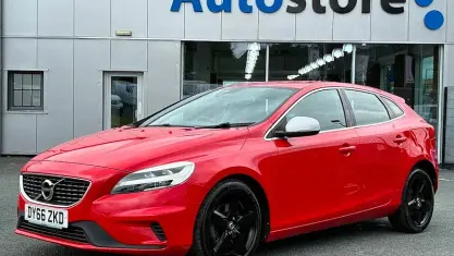 Used Volvo V40 R-Design 122 HP (89 kW) 2019 Hatchback