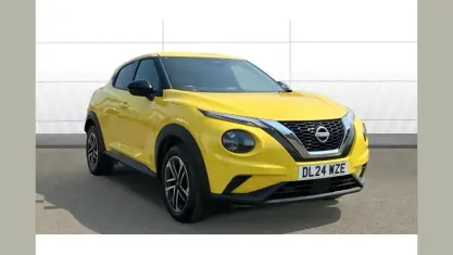 Used Nissan Juke N-Connecta 114 HP (83 kW) 2024 Yellow SUV