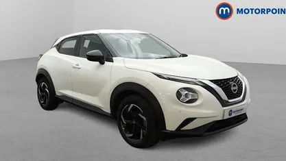 White Used 2022 Nissan Juke N-Connecta SUV | £14,999 (Fair price)