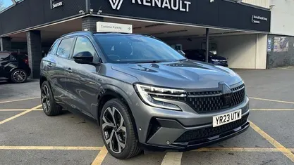 Grey Used 2023 Renault Austral Iconic Esprit Alpine SUV | £22,526 (Fair price)