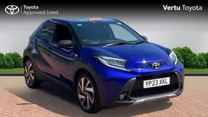 Used Toyota Aygo X 72 HP (52 kW) 2023 Juniper blue bitone (metallic paint) SUV