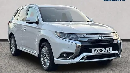 White Used 2018 Mitsubishi Outlander P-HEV Estate | £13,358 (Fair price)