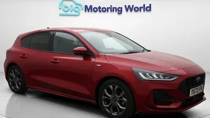 Used Ford Focus ST-Line 125 HP (91 kW) 2023 Red Hatchback