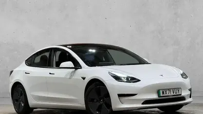 Usado Tesla Model 3 Standard Range 366 kW (498 HP) 2021 Branco Sedan