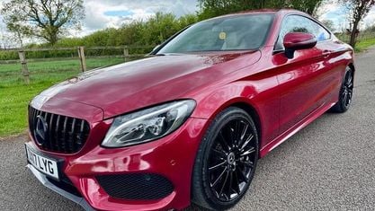 Käytetty Mercedes C300 AMG line 245 HP (180 kW) 2017 Punainen Coupe - kaksiovinen