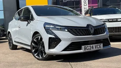 Used Renault Clio V Techno 90 HP (66 kW) 2025 Hatchback