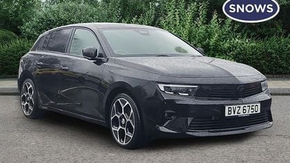 Usado Vauxhall Astra Ultimate 131 HP (96 kW) 2024 Preto Citadino