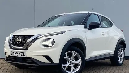 Used Nissan Juke Acenta 117 HP (86 kW) 2019 White SUV