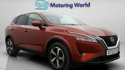 Used Nissan Qashqai N-Connecta 140 HP (102 kW) 2023 Red SUV