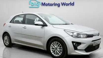 Begagnad Kia Rio 84 HK (61 kW) 2022 Silver Halvkombi