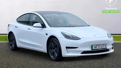 White Used 2021 Tesla Model 3 Standard Range Sedan | £16,399 (Fair price)